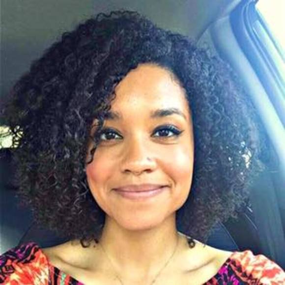 Meet your Posher, Caroline - Picture 1 of 1